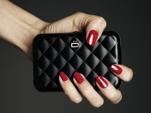 ΠΟΡΤΟΦΟΛΙ OGON QB BLACK QUILTED BUTTON