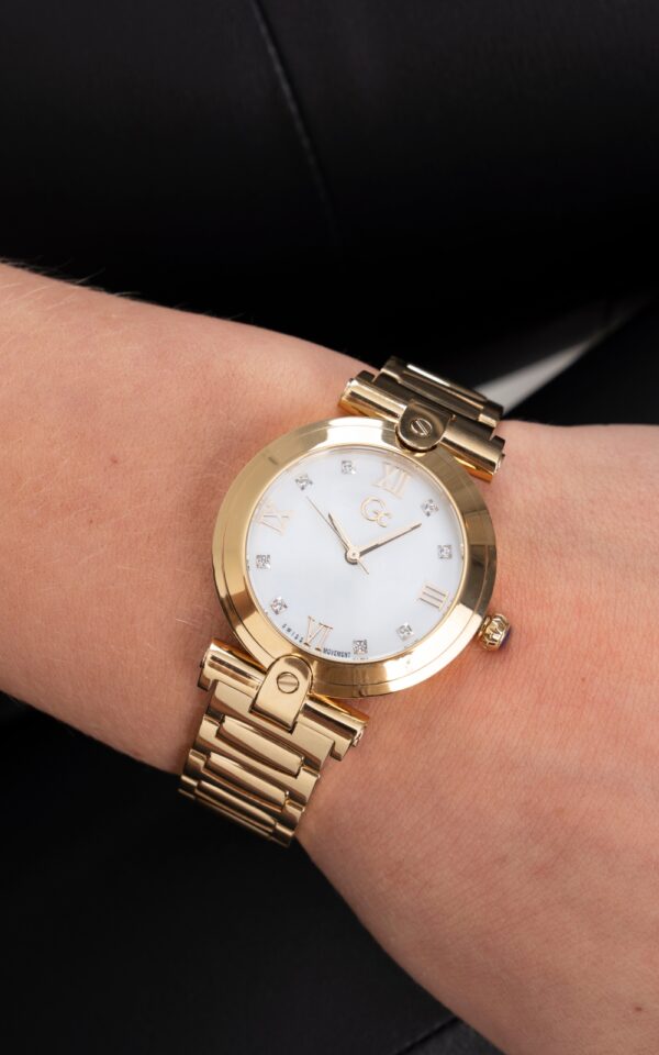 GUESS COLLECTION WATCH FUSION LADY QUARTZ GOLD STAINLESS STEEL BRACELET