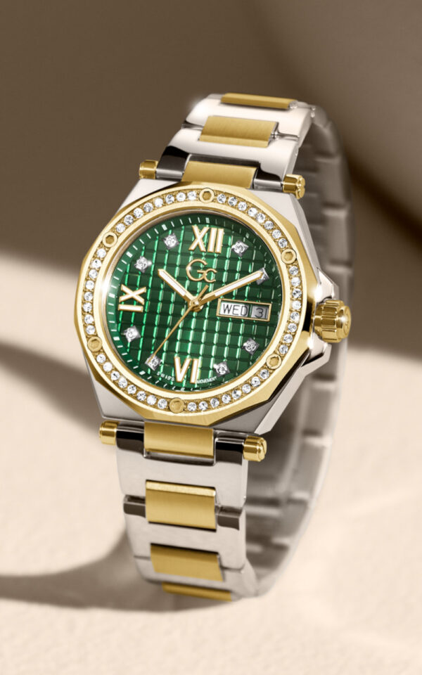 GUESS COLLECTION WOMAN WATCH LEGACY LADY TWO TONE STAINLESS STEEL BRACELET
