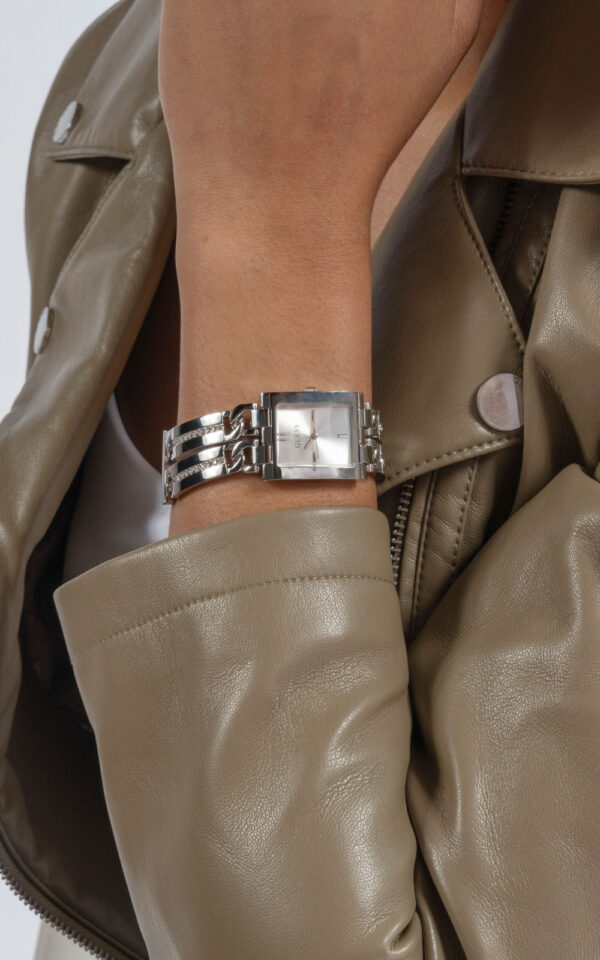 GUESS WOMAN WATCH LADIES SILVER TONE ANALOG DOUBLE STAINLESS STEEL BRACELET