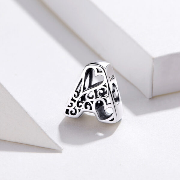 ΑΣΗΜΕΝΙΟ CHARM (925) Letter A with hearts carved