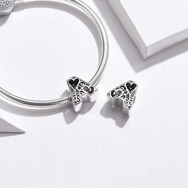 ΑΣΗΜΕΝΙΟ CHARM (925) Letter A with hearts carved