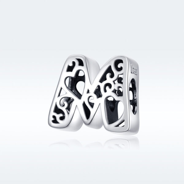 ΑΣΗΜΕΝΙΟ CHARM (925) Letter M with hearts carved
