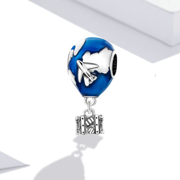 ΑΣΗΜΕΝΙΟ CHARM (925) Airplane travel around the earth