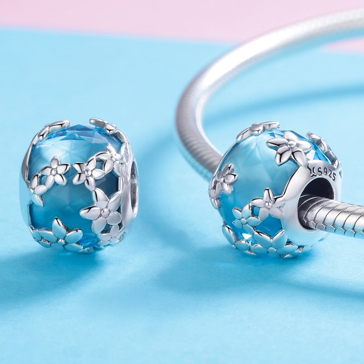 ΑΣΗΜΕΝΙΟ CHARM (925) Blue and flowers - Image 2