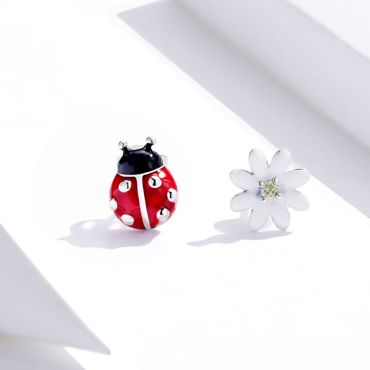 ΑΣΗΜΕΝΙΑ ΣΚΟΥΛΑΡΙΚΙΑ (925) Καρφωτά Ladybug and margarita