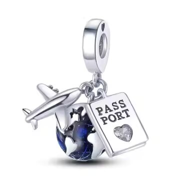 Ασημένιο charm διαβατηρίου με μπλε enamel coating και ταξιδιωτικά σύμβολα
